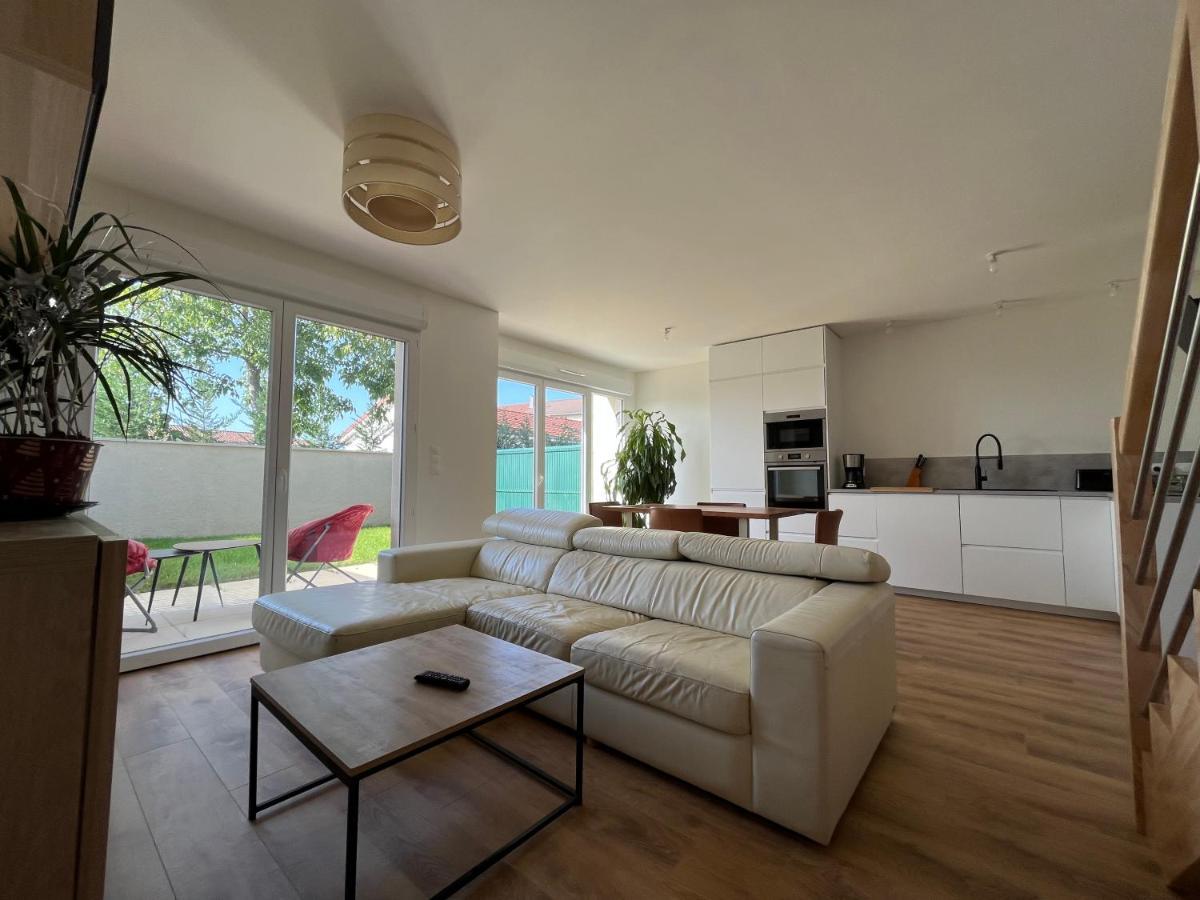 Maison T4 Cosy + Jardin Leyment Exteriör bild
